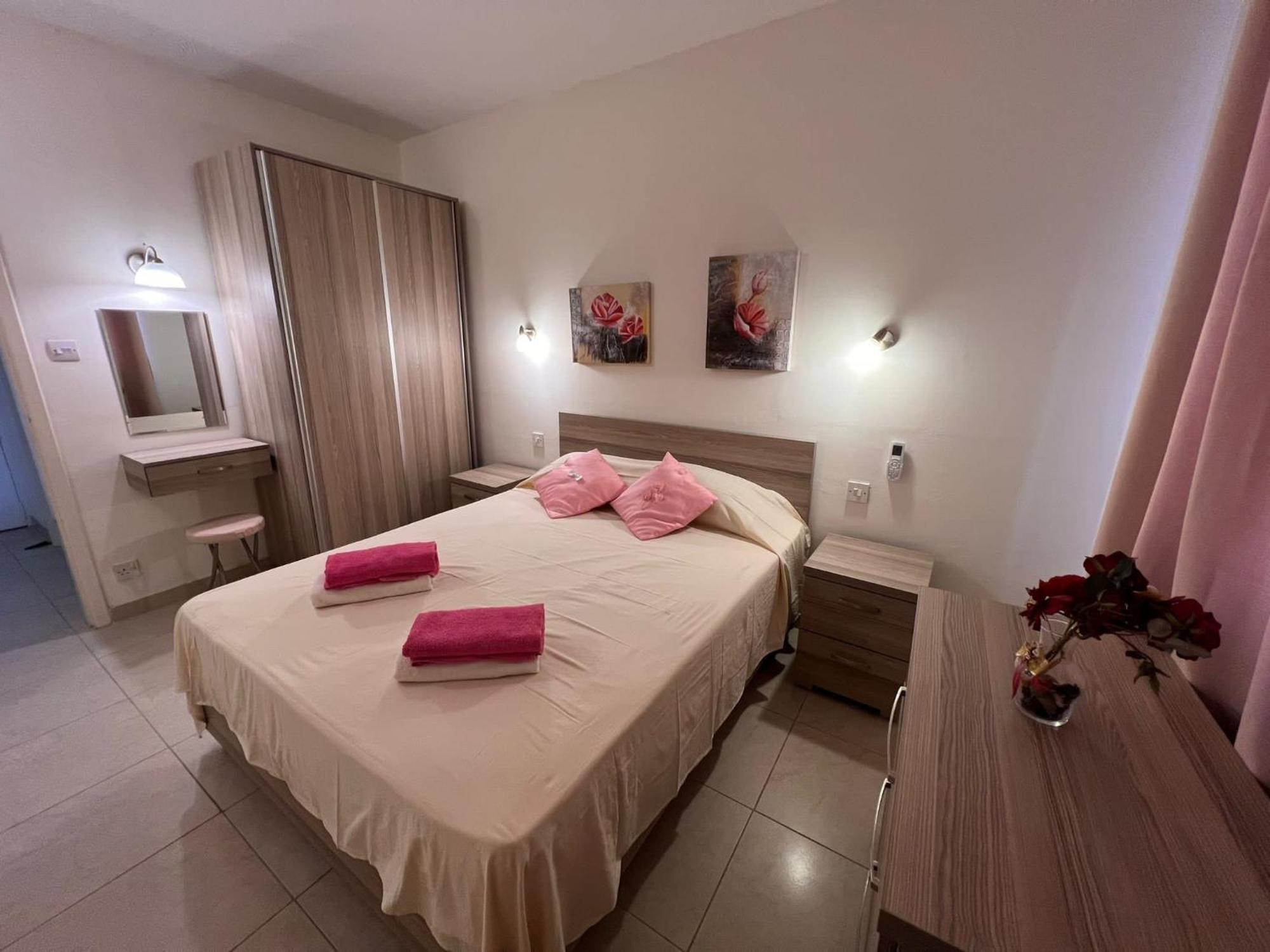 Fiesta Apartment Seaview Mellieħa Buitenkant foto